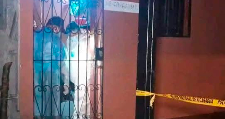 Los vecinos descubrieron el cuerpo sin vida y dieron inmediato aviso a las autoridades.