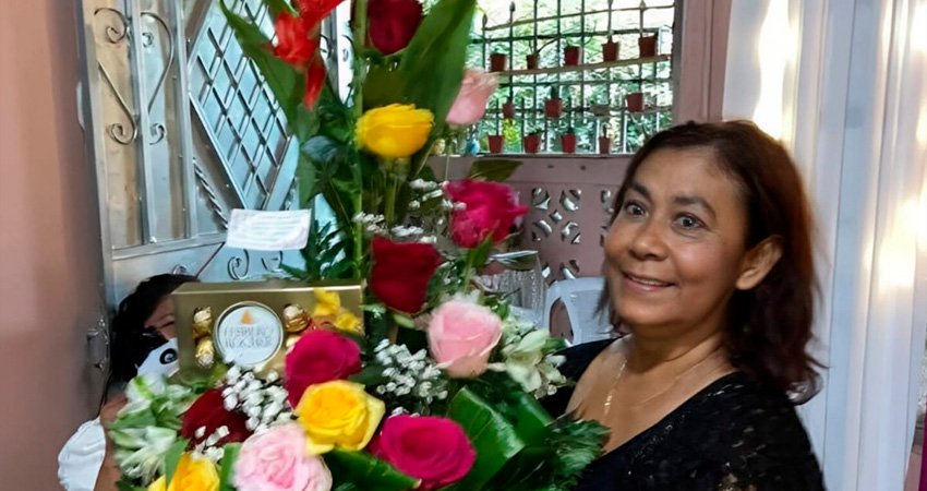 La víctima resultó con lesiones en el accidente de tránsito. En vida se desempeñó como enfermera del hospital San Juan de Dios.