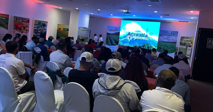 El congreso tuvo el objetivo de fortalecer la relación con los productores e impulsar la innovación en los productos destinados al cultivo de tabaco.