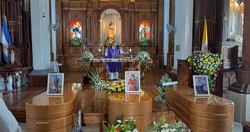 Exequias fúnebres en la ciudad de Chinandega. Foto: Cortesía / Radio ABC Stereo