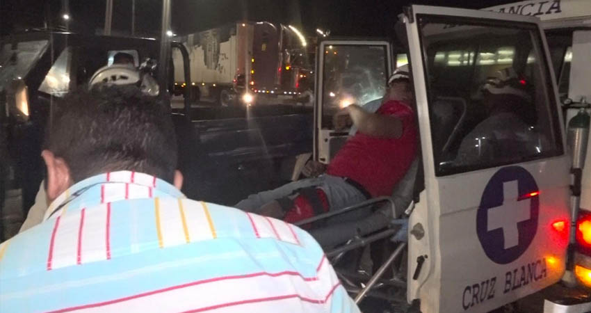 Los lesionados fueron atendidos en el hospital San Juan de Dios. Foto: Cortesía/Radio ABC Stereo