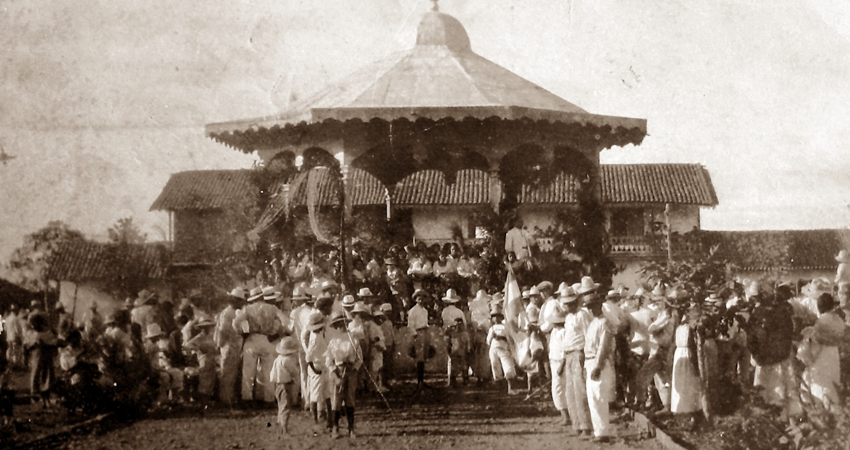 Años 20's. Parque Blanca, nombre original del Parque Central de Estelí. Foto: Cortesía Augusto Barrantes.