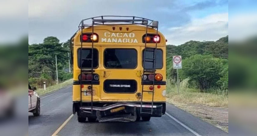 El autobús se detuvo para subir pasajeros cuando ocurrió la tragedia. Foto: Cortesía / Radio ABC Stereo