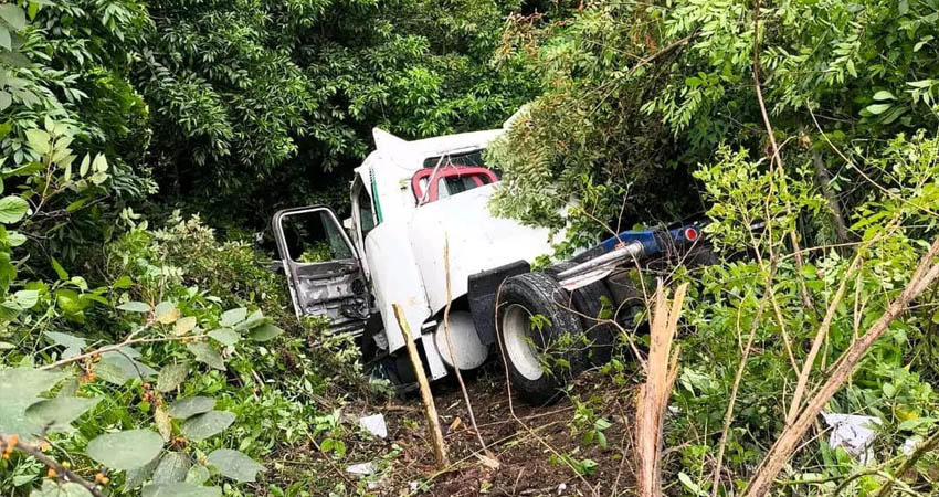 El cabezal involucrado en el accidente presentaba fallas mecánicas que desencadenaron la colisión. Foto: Cortesía/Radio ABC Stereo