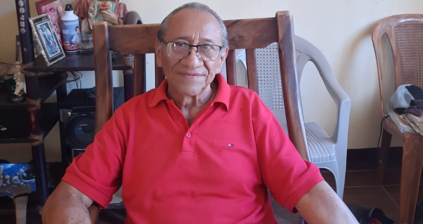 Bernardo Galo, referente de la época de oro de la radio, continúa dejando su huella en la radiodifusión nacional a sus 78 años. Foto: Cortesía/Radio ABC Stereo