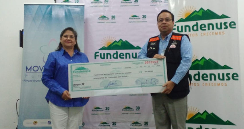 FUNDENUSE entregó donativo a MOVICANCER, en Ocotal. Foto: Marvin Gadea/Radio ABC Stereo