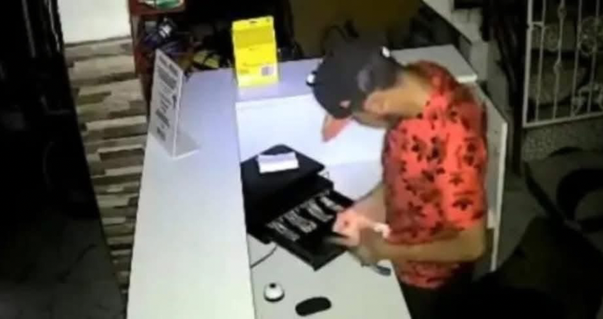 El robo quedó registrado en cámaras de vigilancia. Foto: Cortesía