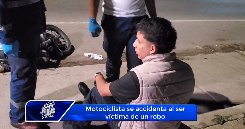 Motociclista se accidenta al ser víctima de un robo