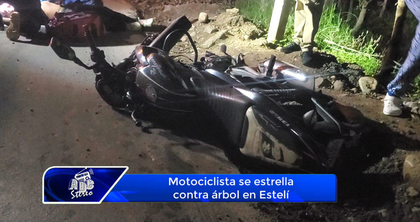 Motociclista se estrella contra árbol en Estelí