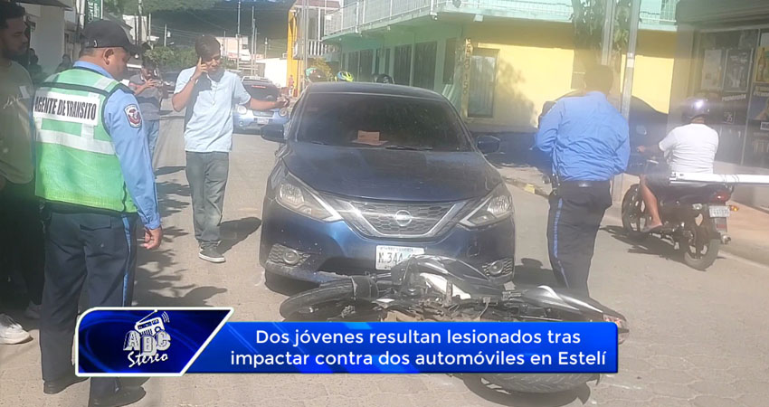 Dos jóvenes resultan lesionados tras impactar contra dos automóviles en Estelí
