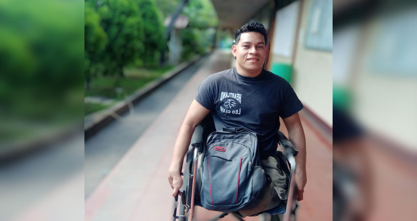 Santos Carmelo sueña con ejercer su carrera profesional. Foto : Cortesía/Radio ABC Stereo