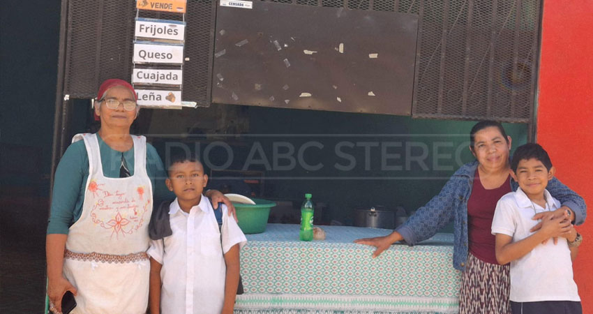 La señora Macaria declaró que el proyecto es en beneficio de los niños y niñas más vulnerables. Foto: José Enrique Ortega/Radio ABC Stereo