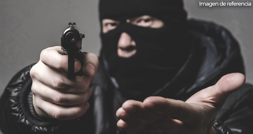 Los ladrones ataron de manos a la víctima y le taparon la boca. Imagen de referencia