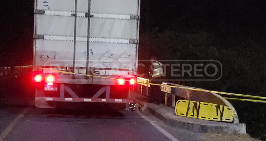 El conductor de la rastra fue detenido para las debidas investigaciones. Foto: José Enrique Ortega/Radio ABC Stereo