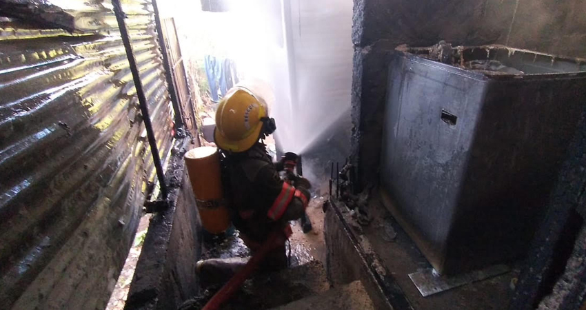 La emergencia fue atendida y controlada por los bomberos. Foto: Cortesía/Radio ABC Stereo