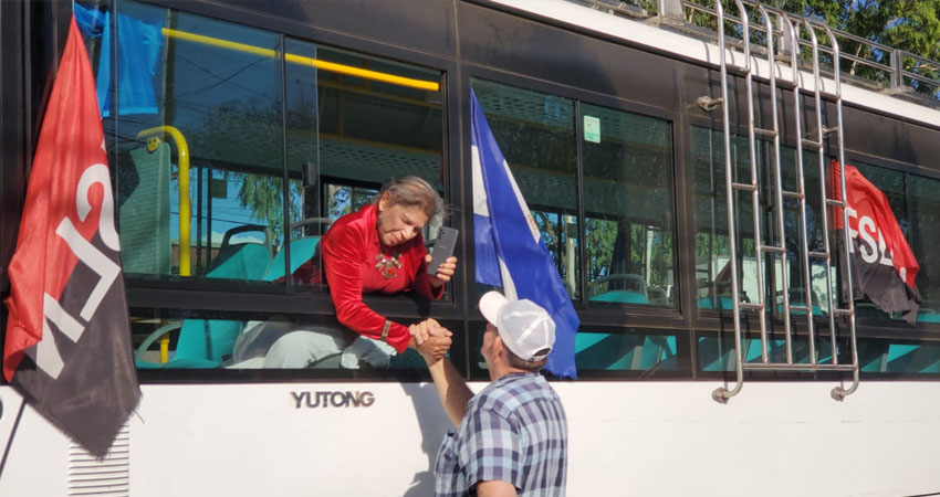 Cada vez más mujeres se suman al sector transportista. Foto: José Enrique Ortega/Radio ABC Stereo