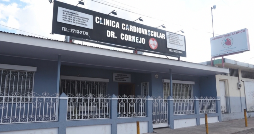 El especialista atiende en su clínica cardiovascular, en Estelí. Foto:  Cortesía/Radio ABC Stereo