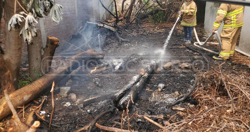Incendio en propiedad deshabitada. Foto: José Enrique Ortega/Radio ABC Stereo