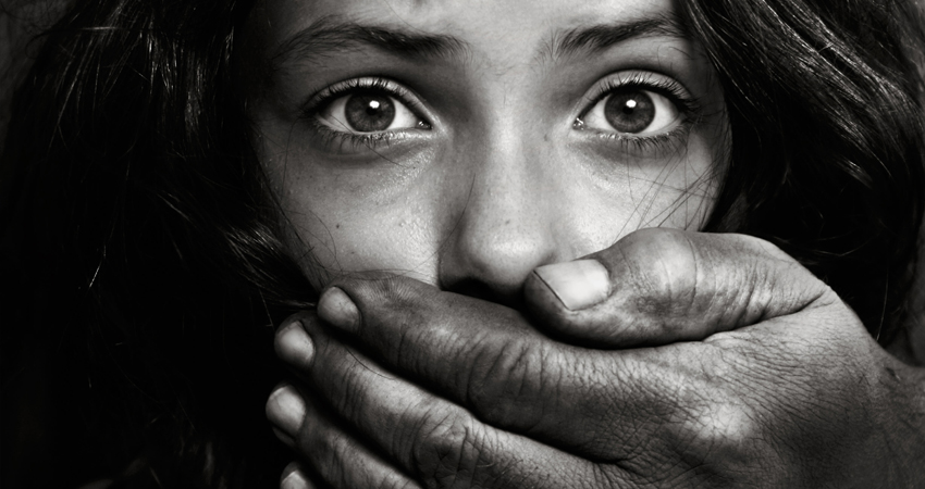 Detrás de perfiles de Facebook pueden haber hombres haciéndose pasar por menores de edad. Foto de referencia.