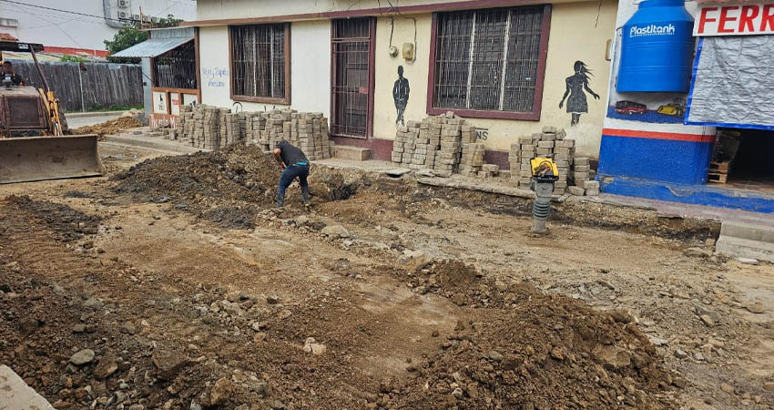 Los encargados de la obra esperan que la población mantenga limpias las calles. Foto: Junielka Reyes/Radio ABC Stereo