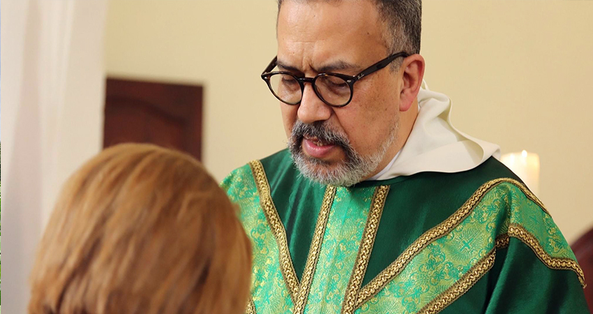 Las próximas horas el Padre Jaime podría salir se la Unidad de Cuidados Intensivos. Foto: Cortesía