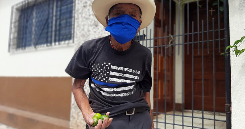 Don Juan Antonio se dedicaba antes a la agricultura. Foto: Famnuel Úbeda/Radio ABC Stereo
