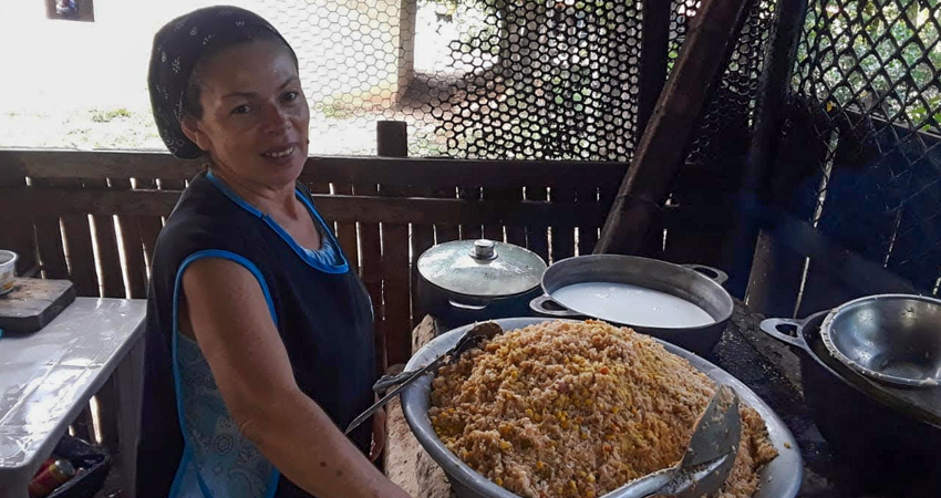 Cada día eligen a una comunidad diferente para repartir los alimentos. Foto: Cortesía/Radio ABC Stereo