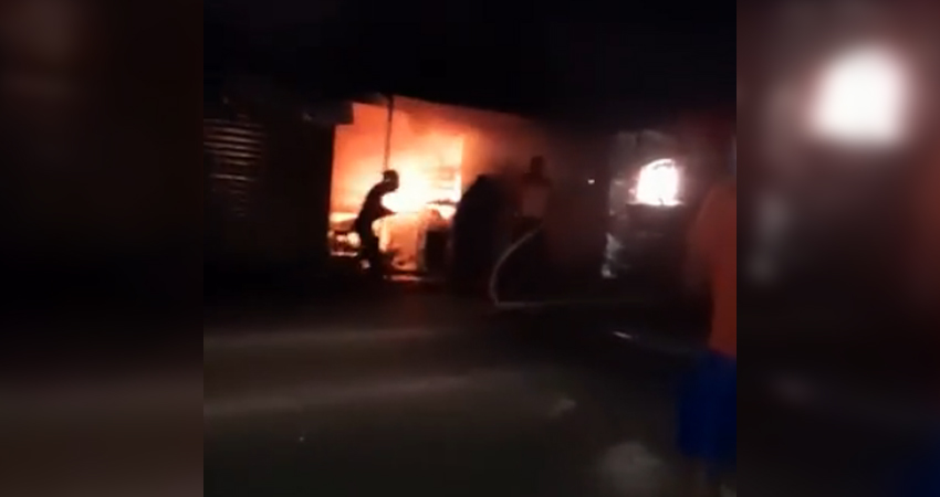 El fuego consumió tres tramos. Foto de referencia.