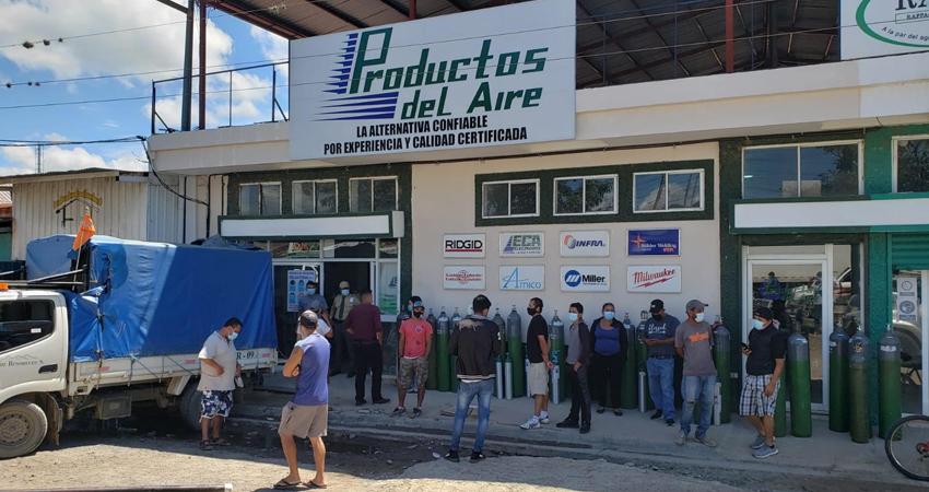 Después de abastecer al Minsa, los pobladores lograron adquirir el oxígeno. Foto: José Enrique Ortega/Radio ABC Stereo