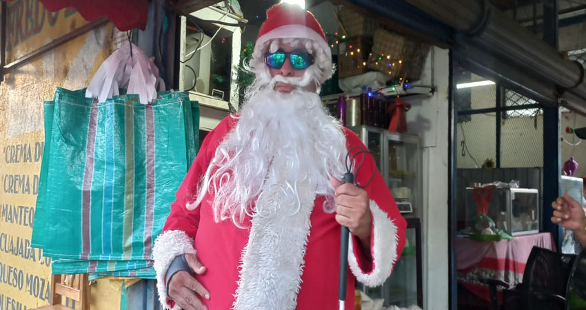 Julio César Toledo, el Santa Claus de Estelí.        Foto: Cortesía / Radio ABC Stereo